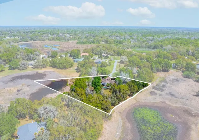 Photo 3 of Sale Pending at 8950 E Eden Walk Ct, Inverness, FL 34450 | MLS# OM723803 | Listing updated on 2026-10-06
