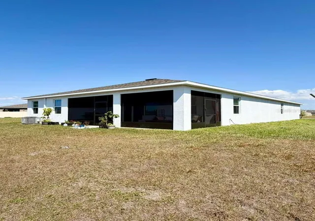 4th image of 5452 Flint Hills Dr, Wimauma, FL 33598 | MLS# N6144145
