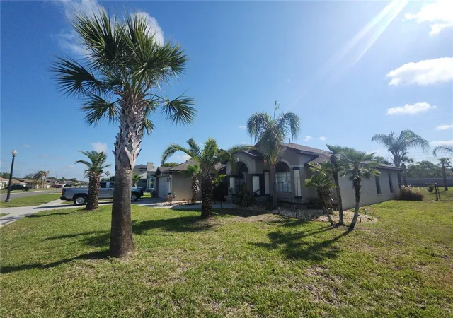 Photo 3 of Single family home for sale at 4028 Breckland Ct, Spring Hill, FL 34609 | MLS# W7885326 | Listing updated on 2026-04-30
