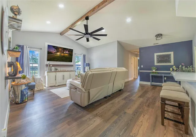 4th image of 23 Oakwood Rd, Winter Haven, FL 33880 | MLS# L4961490