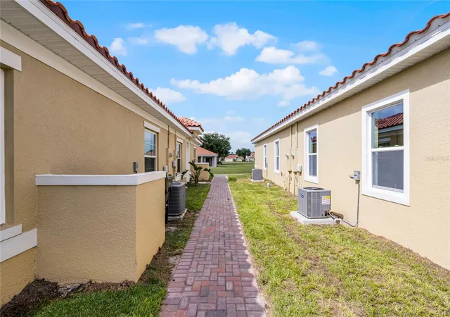 Photo 3 of House for sale at 1826 Coriander Dr, Kissimmee, FL 34759 | MLS# O6403416 | Listing updated on 2026-08-24