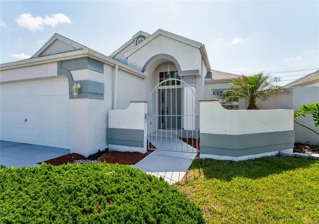 3rd image of 1018 Castille Dr, Spring Hill, FL 34608 | MLS# W7885327