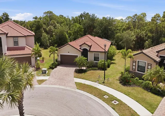 3rd image of 20930 Valore Ct, Venice, FL 34293 | MLS# N6144149