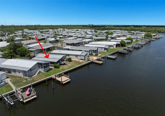 Photo 2 of Manufactured home for sale at 460 Mount Oak Ave Ne #745, Saint Petersburg, FL 33702 | MLS# TB8503310 | Listing updated on 2026-09-15