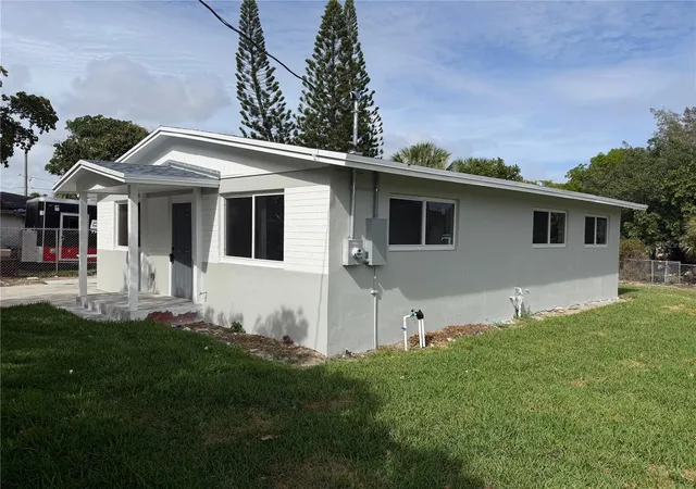 Photo 3 of Single family home for sale at 836 Sw 2nd Terrace, Deerfield Beach, FL 33441 | MLS# TB8503336 | Listing updated on 2026-10-04