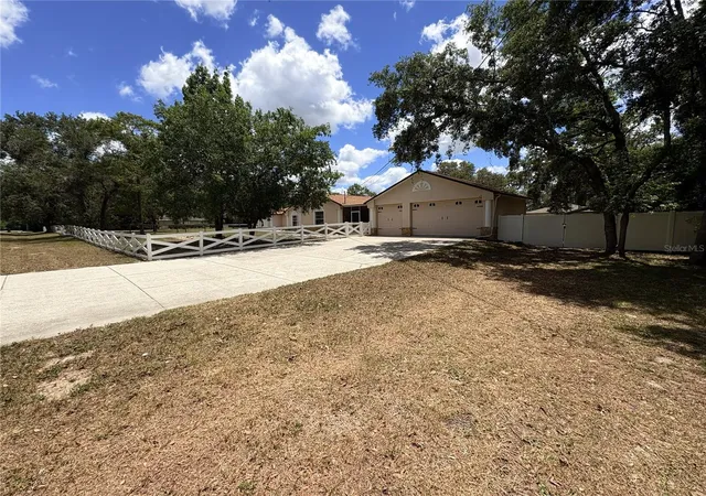 4th image of 5085 Bone Ln, Brooksville, FL 34604 | MLS# W7885339