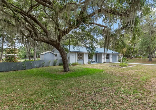 5th image of 2481 S Summerwood Pt, Inverness, FL 34450 | MLS# G5111739