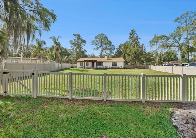 Photo 3 of Single family home for sale at 219 S Crystal Dr, Sanford, FL 32773 | MLS# O6403516 | Listing updated on 2026-09-26