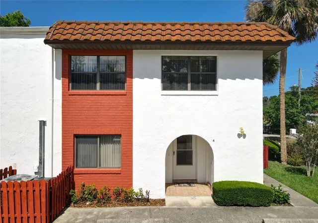 Listing Photo 2 - Condo for sale in building located at 910 Big Tree Rd, South Daytona, FL 32119 - Unit #12-4