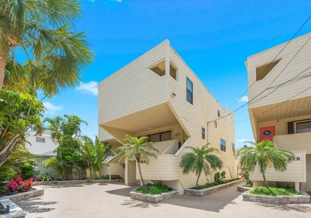 1st image of 548 Beach Rd, Sarasota, FL 34242 | MLS# A4691951