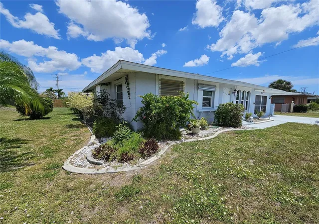 Photo 2 of Sale Pending at 531 Azalea Dr Nw, Port Charlotte, FL 33952 | MLS# C7525559 | Listing updated on 2026-09-13