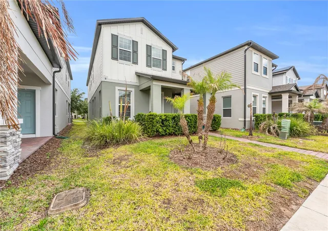 Photo 4 of Single family home for sale at 12790 Brodlove Ln, Winter Garden, FL 34787 | MLS# O6403539 | Listing updated on 2026-05-01