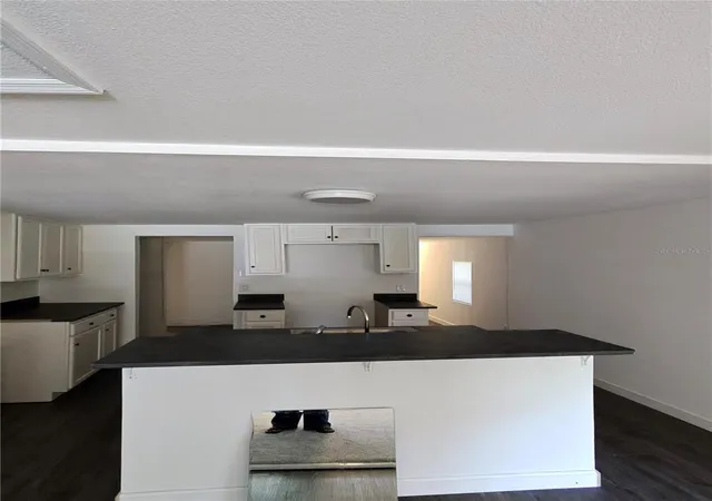 3rd image of 411 W 7Th Street Street, Lakeland, FL 33805 | MLS# L4961497