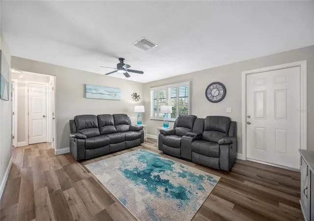 4th image of 2155 Edythe Dr, Dunedin, FL 34698 | MLS# TB8503445