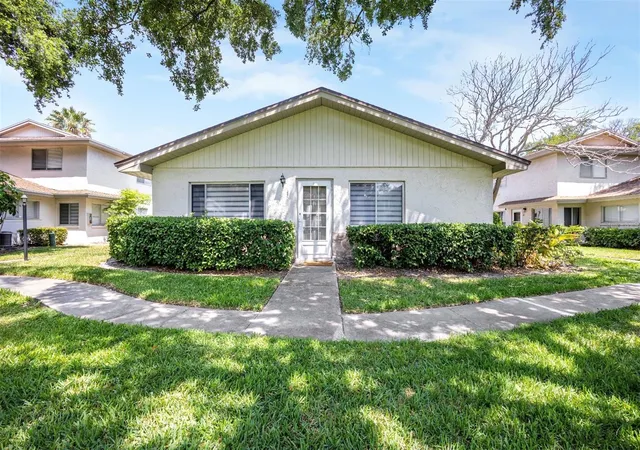 Homes for sale in Clearwater, FL | 1831 Bough Ave #1, Clearwater, FL 33760 | MLS# O6403551