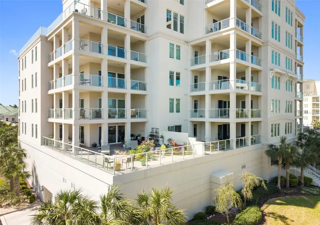 3rd image of 8 Palm Ter #201, Clearwater, FL 33756 | MLS# TB8503457