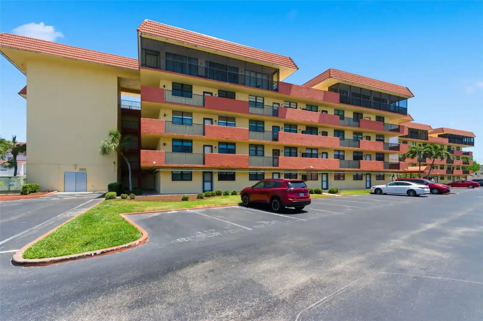 Listing Photo 2 - Condo for sale in 19701 Gulf Blvd located at 19701 Gulf Blvd, Indian Shores, FL 33785 - Unit #417