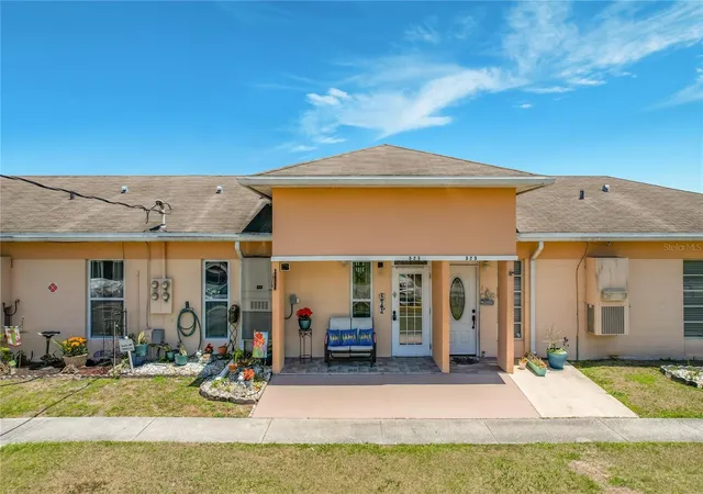 Homes for sale in Lake Wales, FL | 523 Club Cir, Lake Wales, FL 33898 | MLS# O6403566