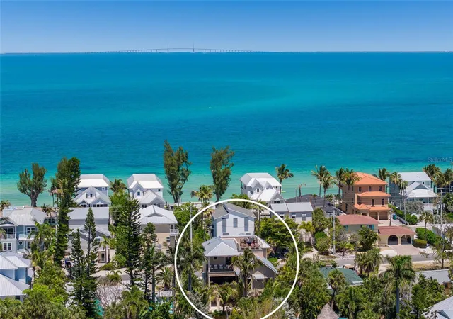 Photo 2 of Single family home for sale at 513 N Bay Blvd, ANNA MARIA, FL 34216 | MLS# A4691979 | Listing updated on 2026-09-25