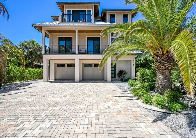 Photo 3 of Single family home for sale at 513 N Bay Blvd, Anna Maria, FL 34216 | MLS# A4691979 | Listing updated on 2026-09-25