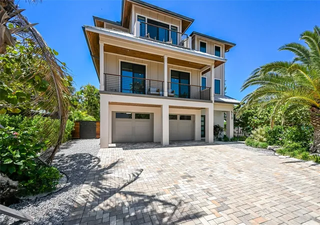 Photo 4 of Single family home for sale at 513 N Bay Blvd, Anna Maria, FL 34216 | MLS# A4691979 | Listing updated on 2026-09-25
