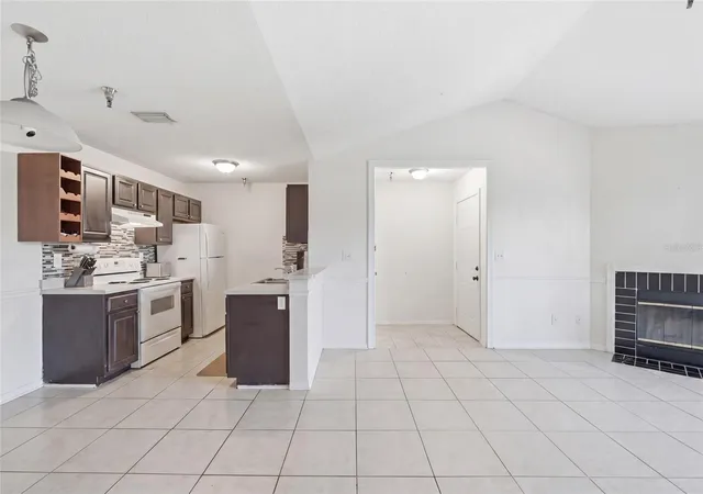Photo 3 of Condo for sale at 10265 Gandy Blvd N #1806, St Petersburg, FL 33702 | MLS# TB8503486 | Listing updated on 2026-08-27