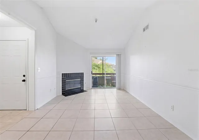 Listing Photo 4 - Condo for sale in building located at 10265 Gandy Blvd N, St. Petersburg, FL 33702 - Unit #1806