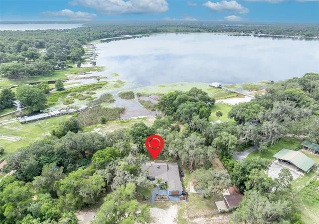 Single family home for sale at 13450 SE 105th Terrace, OCKLAWAHA, FL 32179 | MLS# G5111757