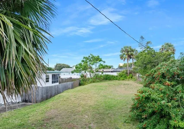 2nd image of 339 Manhattan Ave, Daytona Beach, FL 32118 | MLS# V4948813