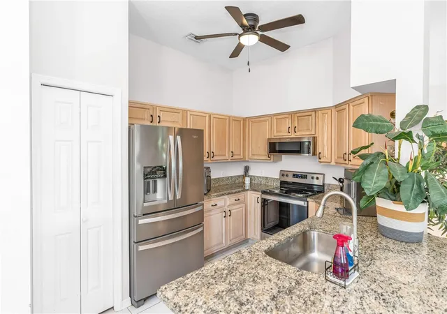 5th image of 414 Fairlane Dr, De Bary, FL 32713 | MLS# V4948814