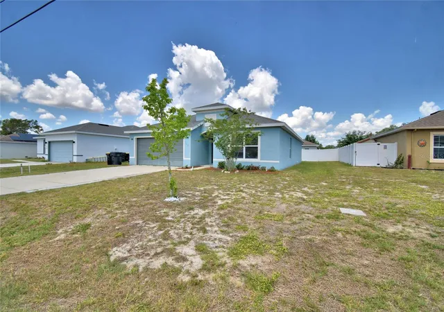 Photo 3 of Sale Pending at 17 Zinnia Ln E, Kissimmee, FL 34759 | MLS# P4938594 | Listing updated on 2026-08-05