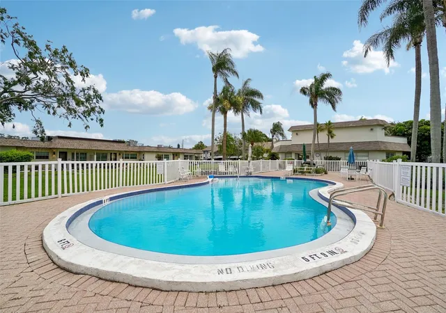 Homes for sale in St Petersburg, FL | 1601 43rd Street, St Petersburg, FL 33713 | Houzeo