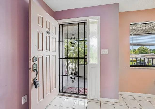 Listing Photo 5 - Condo for sale in building located at 1601 43Rd St N, St. Petersburg, FL 33713 - Unit #224