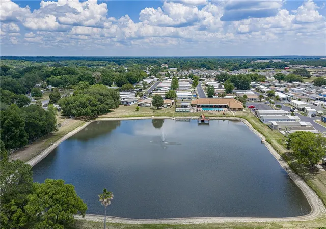 4th image of 3201 Hidden Lake Dr, Wesley Chapel, FL 33543 | MLS# TB8503510