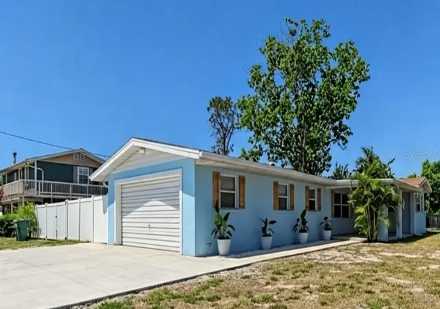 Photo 1 of Single family home for sale at 2401 10th Street W, PALMETTO, FL 34221 | MLS# TB8503516 | Listing updated on 2026-10-09