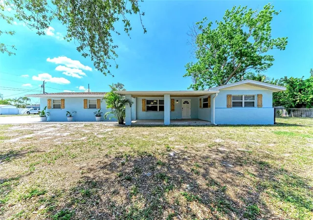 Photo 2 of Single family home for sale at 2401 10th Street W, PALMETTO, FL 34221 | MLS# TB8503516 | Listing updated on 2026-10-09