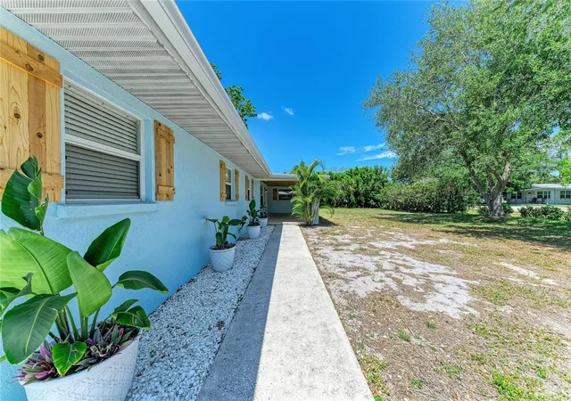 Photo 3 of Single family home for sale at 2401 10th Street W, Palmetto, FL 34221 | MLS# TB8503516 | Listing updated on 2026-10-09