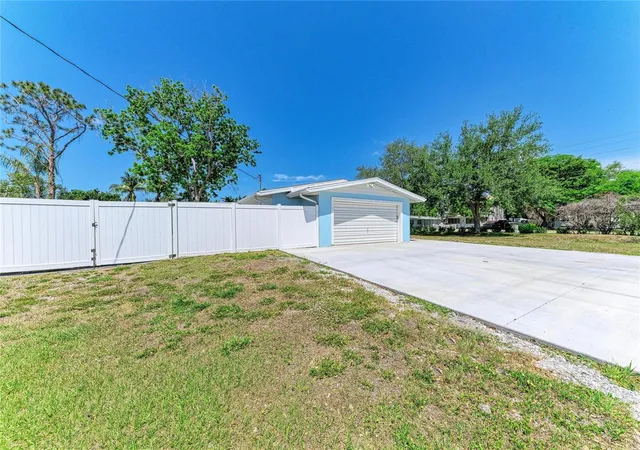 Photo 46 of Single family home for sale at 2401 10th Street W, PALMETTO, FL 34221 | MLS# TB8503516 | Listing updated on 2026-10-09