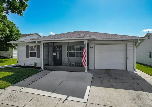 Homes for sale in Lakeland, FL | 3123 Prairie Dunes Cir W, Lakeland, FL 33810 | MLS# TB8503517