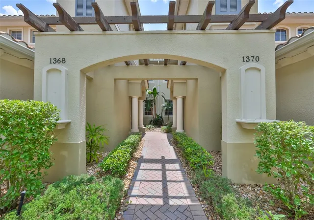3rd image of 1368 Emerald Dunes Dr, Sun City Center, FL 33573 | MLS# TB8503526