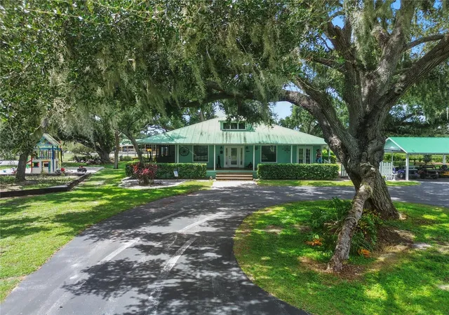 Photo 1 of Single family home for sale at 5925 Spencer Parrish Rd, Parrish, FL 34219 | MLS# A4691994 | Listing updated on 2026-10-26
