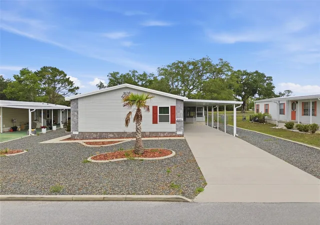 Photo 1 of Manufactured home for sale at 8401 Weatherford Ave, Brooksville, FL 34613 | MLS# W7885359 | Listing updated on 2026-10-11