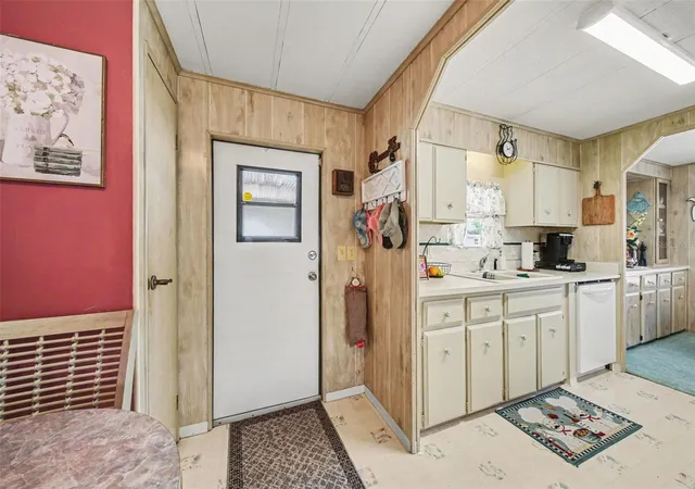 Photo 2 of Manufactured home for sale at 732 Dove Ave, Port Orange, FL 32129 | MLS# O6403660 | Listing updated on 2026-10-05