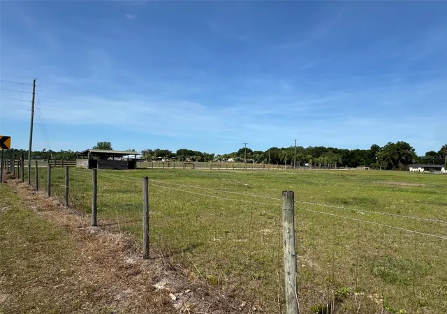 Homes for sale in De Leon Springs, FL | 807 Campbell Ln, De Leon Springs, FL 32130 | MLS# V4948819