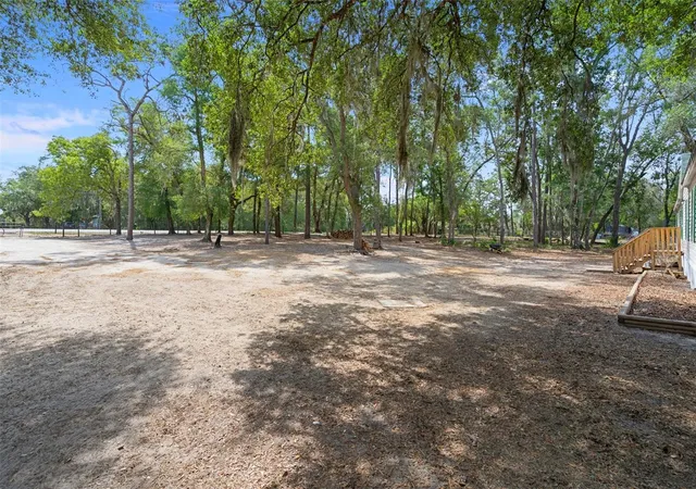 Photo 3 of Manufactured home for sale at 4059 Mckethan Rd, Dade City, FL 33523 | MLS# W7885361 | Listing updated on 2026-08-24