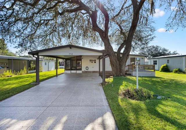 1st image of 732 Royal Palm Ave, Lady Lake, FL 32159 | MLS# G5111768