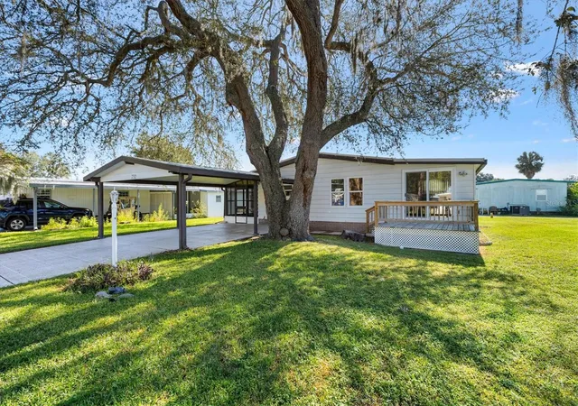 2nd image of 732 Royal Palm Ave, Lady Lake, FL 32159 | MLS# G5111768