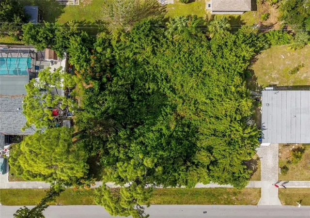 Photo 5 of Land for sale at 31 W Seminole Dr, Venice, FL 34293 | MLS# O6403686 | Listing updated on 2026-09-01