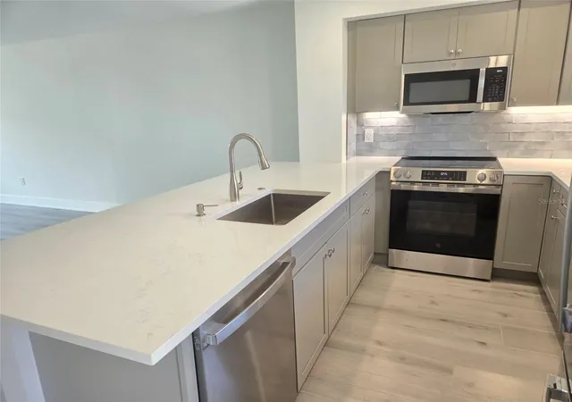 Photo 3 of Condo for sale at 1300 N Portofino Dr #406, Sarasota, FL 34242 | MLS# A4692022 | Listing updated on 2026-10-18