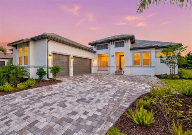 Homes for sale in Nokomis, FL | 1154 Kings Way Dr, Nokomis, FL 34275 | MLS# A4692023